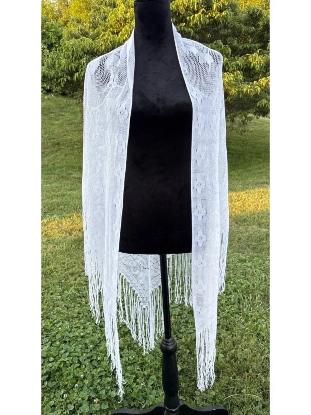 Vtg White Lace Triangle Shawl Fringe Floral Cottage Core Country Dressy Wrap